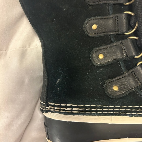 Sorel Women's Black Winter Boots with Fur Trim - Picture 8 of 10